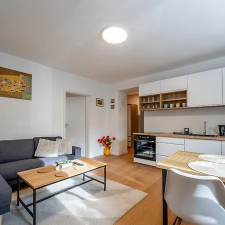 3 Private Flat Center Fresh And New!