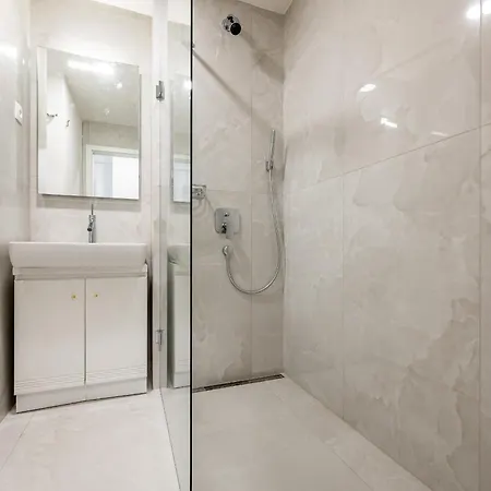 3 Private Flat Center Fresh And New Jarna 公寓